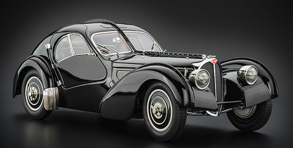 Bugatti Type 57SC Atlantic preto, um dos carros clássicos mais raros e valiosos da história automotiva.